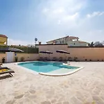 Villa Nur Amela